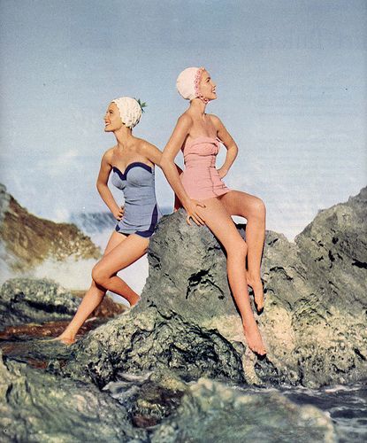 swimmer rock by Millie Motts, via Flickr 1950s Swimwear, Vestidos Pin Up, Glamour Vintage, Vintage Bathing Suits, Vintage Swim, Vintage Swimsuit, Vintage Swimwear, Vintage Swimsuits, Swim Caps