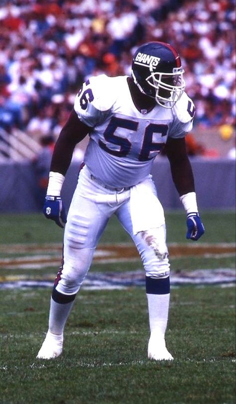 Lawrence Taylor, New York Giants Nfl Giants, Nfl Legends, Sports Inspiration, Ny Giants Football, Nfl Highlights, Lawrence Taylor, Nfl Football Pictures, Nfl Football Art, American Football League