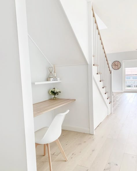 Under Stairs Desk, Under Stairs Office, Desk Under Stairs, Office Under Stairs, Stairs Office, Stairs Nook, Stairs Makeover Design, Under Stairs Nook, Under Stairs Ideas