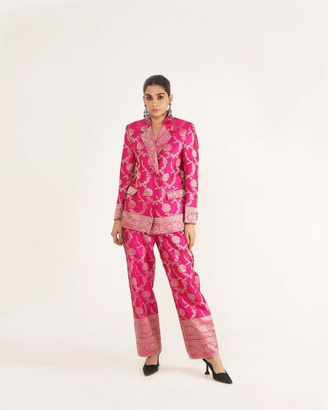 Sunheri Silk Pant Suit In Pink💕 Features a double breasted style blazer and a matching pant made on the bed of pure banarsi mashru silk which has Floral Jaal motif weaved all over. Shop the look and explore more designs on our website www.shriyasinghi.com #shriyasinghi #banarasisilk #banarasipantsuit #silkpantsuit #silksuits #indianfashion #indiantextile #pinkpantsuit #fusionwear #banaras Silk Pant Suit, Silk Pant, Shirt Jacket Men, Style Blazer, Crop Blazer, Blazer Set, Indian Textiles, Pant Suit, Silk Pants