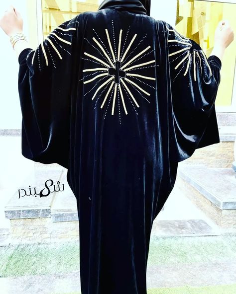 Handmade Abaya, Abaya Hijab, Hijab Scarf, Sewing Embroidery, Sewing Embroidery Designs, Instagram Logo, Abayas Fashion, Abaya Fashion, Decorative Tray