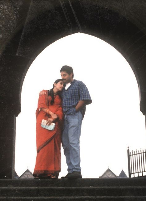 Mani Ratnam Frames, Bombay Movie Images, Mani Ratnam Aesthetic, Maniratnam Movie Frames, Tamil Movie Frames, Tamil Movie Aesthetic, Bombay Movie, The Knot Wedding Website, Harris Jayaraj