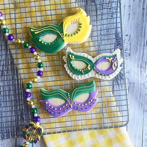 Mardi Gras Cookie, Masquerade Mask Cookies, Mardi Gras Macarons, Mardi Gras Chocolate Covered Oreos, Mardi Gras Sugar Cookies, Mardi Gras Crown Cookies, Rio Carnival, Masquerade Mask, Design Skills