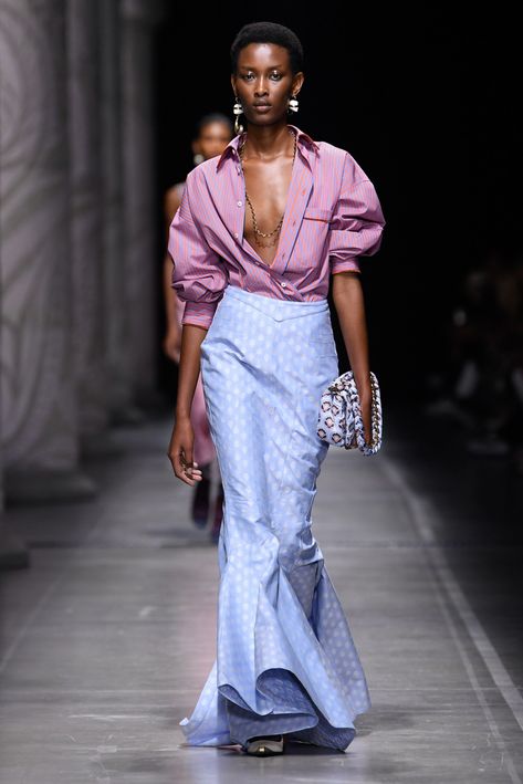 Etro RTW Spring 2024 [PHOTOS] – WWD Trending Fashion Ideas, Going Out Outfits Casual, Summer Work Dresses, Fashion Ideas For Women, Dress Work Outfit, Fashion Week 2024, Casual Work Outfits Women, Business Casual Outfits For Women, Spring Fashion Outfits