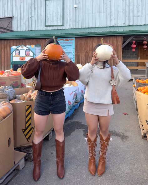 This is your sign to grab your bestie and go to the pumpkin patch🎃 . . . . Fall inspired, Pinterest inspired, Pinterest, Pinterest aesthetic, fall inspo, fashion inspo, pumpkin patch aesthetic, pose inspiration, everyday outfit, explore page, girly, feminine style, everyday style, cowboy boots, coquette content, content inspo, Toronto blogger, Toronto influencer, ootd Fall Outfit Cowboy Boots, Outfits With Cowboy Boots, Pumpkin Patch Aesthetic, Patch Aesthetic, Style Cowboy Boots, Pumpkin Patch Photoshoot, Cowboy Boot Outfits, Aesthetic Pose, Pumpkin Patch Outfit