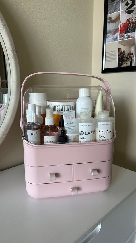 Circle Skincare Organizer, Storage Boxes Aesthetic, Skin Care Organizer Ideas, Makeup Organizer Aesthetic, Feminine Product Storage, Skincare Container, Beauty Products Organization, Skin Care Storage, Skin Care Organizer