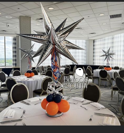 Reach For The Stars Centerpiece, Star Wars Balloon Centerpieces, Star Balloon Centerpieces, Ballon Stand Ideas, Starburst Centerpiece, Star Wars Centerpiece, Star Wars Balloons, Balloon Centerpieces Diy, Mitzvah Centerpieces