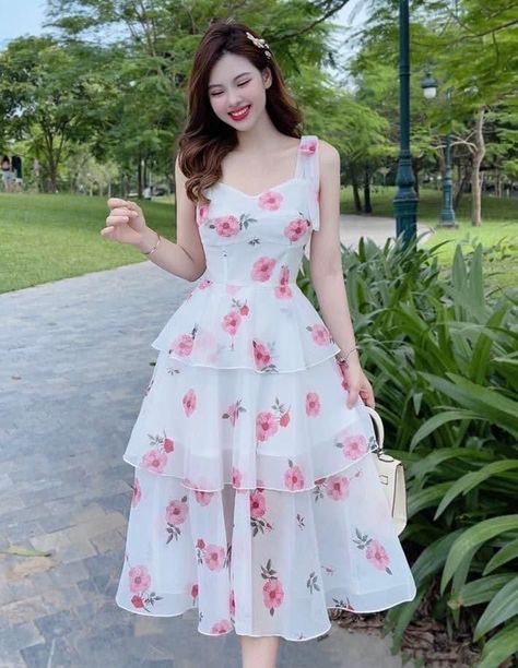 Summer Frocks For Women Floral Dresses, Cute Frocks For Women Korean, Chiffon Frocks For Women, Long Frock Designs, Long Gown Design, Simple Frocks, Casual Frocks, Beautiful Casual Dresses, Frock For Women