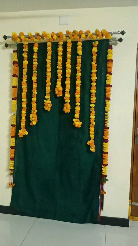 Simple Traditional Background Decoration, Easy Backdrops For Pooja, Mehandi Function Decoration At Home Simple, Mehandi Decoration Ideas At Home, Valakappu Decoration, Janmashtami Decoration Ideas Home Simple, Simple Haldi Decoration At Home, Seemantha Decoration, Haldi Decoration Ideas At Home Simple