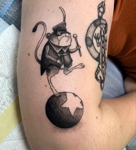 Michael Myers Tattoo Ideas, Michael Myers Tattoo, Trippy Tattoo Ideas, Myers Tattoo, Coraline Tattoo, Mouse Tattoo, Trippy Tattoo, Grey Mouse, Mouse Tattoos