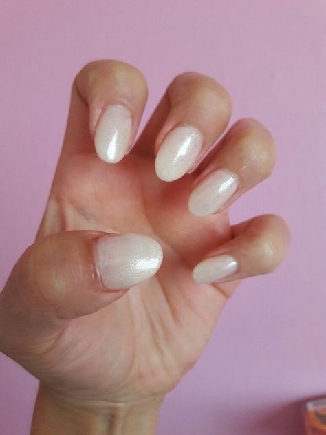 Clubbed thumb acrylics Clubbed Thumb, Clubbing Nails, Best Press On Nails, Wide Nails, Spring Acrylic Nails, Almond Shape Nails, Almond Nails Designs, Almond Acrylic Nails, Almond Nail