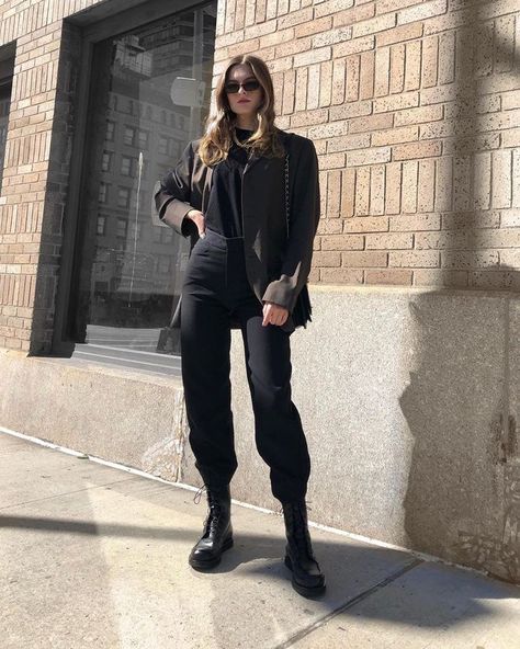 Add some dimension to your look by tucking your pant into a pair of tall combat boots. Tall Combat Boots Outfit, Winter Boot Outfits, Jogger Pants Outfit Winter, Christie Tyler, Tall Combat Boots, Winter Shoe Trends, Combat Boot Outfits, Combat Boot Outfit, Chelsea Boots Outfit