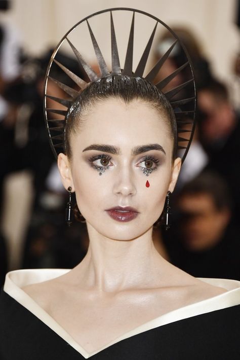 Virgin Mary Crying, Mary Crying, Lily Collins Makeup, Theatre Makeup, Punk Makeup, Makeup Books, Dark Look, Makeup Step By Step, Popsugar Beauty