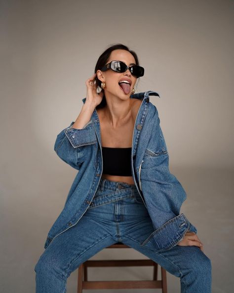 @tanyaparfileva Denim Outfit Photoshoot, Denim Photoshoot Ideas, Western Chic Fashion, Denim Photoshoot, Denim Aesthetic, Studio Photoshoot Ideas, Denim Jacket Outfit, Business Photoshoot, Denim Skirt Outfits