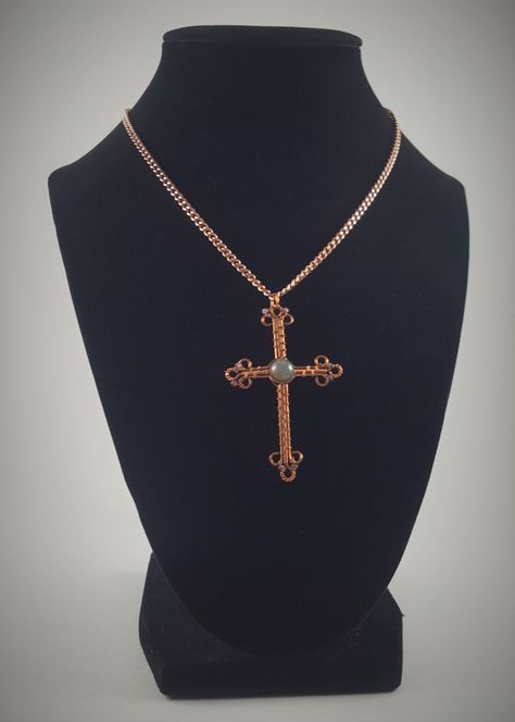 Beaded Pendant Light, Wire Wrapped Cross, Gothic Jewelry Diy, Wire Crosses, Bijoux Fil Aluminium, Gemstone Meanings, Religious Cross, Beaded Cross, Wire Work Jewelry