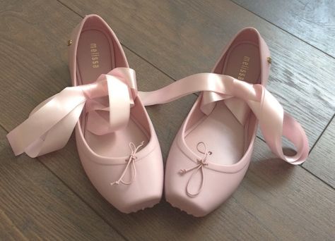 Ballerina Core, Melissa Shoes, Ballet Fashion, Angel Baby, Rose Pastel, Ballet Girls, Pointe Shoes, Ballerina Shoes, Fabulous Shoes