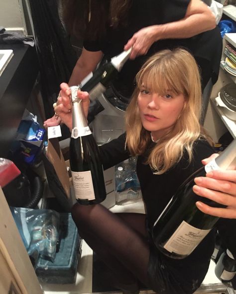 “Baby got bottles @emmagreen.well ” Emma Greenwell, Mandy Milkovich, Shameless Mickey And Ian, Mickey And Ian, Adore U, Where Is My Mind, Man Crush Everyday, Instagram Baby, Girl Crushes