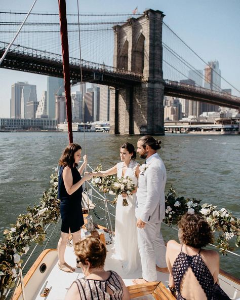 The Best Boating and Floating Wedding Venues Across the World | Whether your destination wedding options include Istanbul, an African safari or Croatia, or keeping it close-to-home in Chicago, New York or Savannah, we’ve got you covered. | Photo: Traverse the Tides Ferry Boat Wedding, Yacht Wedding Ceremony, Wedding In Boat, Small Boat Wedding, Wedding Boat Decorations, Yatch Wedding Decoration, Chicago Boat Wedding, Boat Reception Wedding, Sailboat Wedding Ceremony