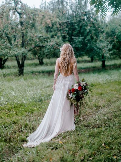 Apple Orchard Wedding, Snow White Wedding, Fall Wedding Tables, Wedding Dress Photography, Orchard Wedding, Dress Photography, Backless Wedding, Tea Length Wedding Dress, Soft Waves