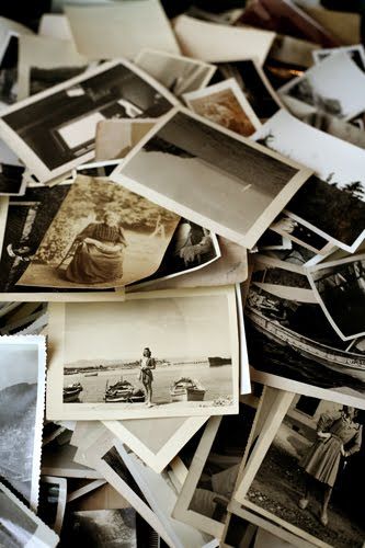 One Day In Paris, Black And White Photos, Foto Tips, Old Photographs, Grandmas House, Photo Memories, White Photos, Life Is Strange, Family Memories