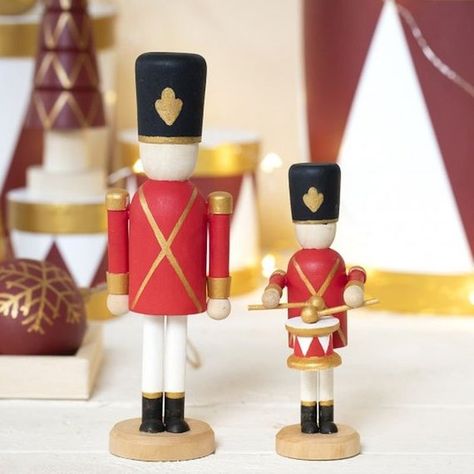 Toy Soldier Figure - Plain Wooden Model Medium - Christmas Decoration Paint Craft Christmas Ribbon Crafts, Gisela Graham Christmas, Nutcracker Figures, Easter Crafts For Adults, Christmas Soldiers, Faux Christmas, Christmas Crafts For Adults, Nutcracker Soldier, Craft Kits For Kids