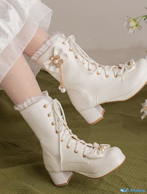 White heel boots outfit