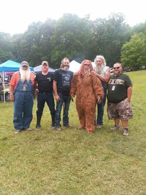 80s Rock Aesthetic, Mountain Monsters, Bigfoot Pictures, Monster Board, Rock Aesthetic, 80s Rock, Reality Television, Best Tv Shows, Famous Celebrities