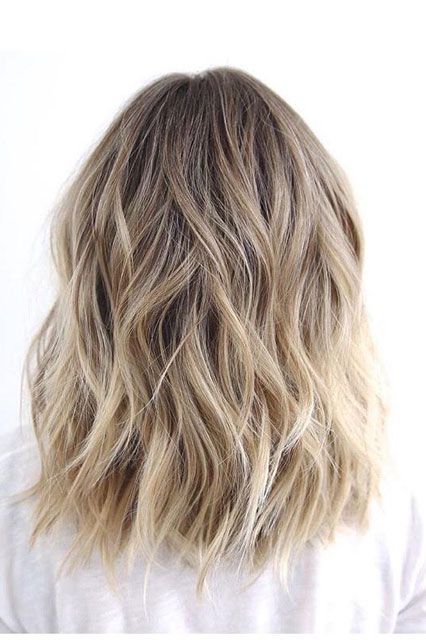 Beachy Waves Hair, Medium Shag Haircuts, Blond Balayage, Balayage Blonde, Guy Fieri, Hair Color Techniques, Super Hair, Brown Blonde Hair, Short Blonde Hair