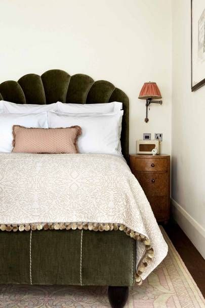 Kettner's Townhouse, Soho review | CN Traveller Green Headboard, Luxe Furniture, Velvet Headboard, Soho Home, White Sheets, Living Room And Dining Room, Soho House, Design Living Room, Bedroom Inspo