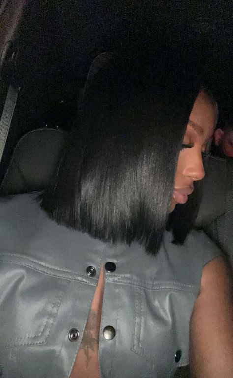 Natural Hair Bob Cut, Natural Hair Bob, Black Bob Hairstyles, Natural Hair Short Cuts, Black Ponytail Hairstyles, Jet Black Hair, Quick Natural Hair Styles, Short Sassy Hair, Dyed Hair Inspiration