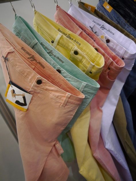 Pastel colored jeans! Colourful Jeans, Pastel Jeans, Colour Jeans, Coloured Jeans, Faded Colors, Pastel Orange, Womens Jeans, Pretty Pastel, Sneak Peek