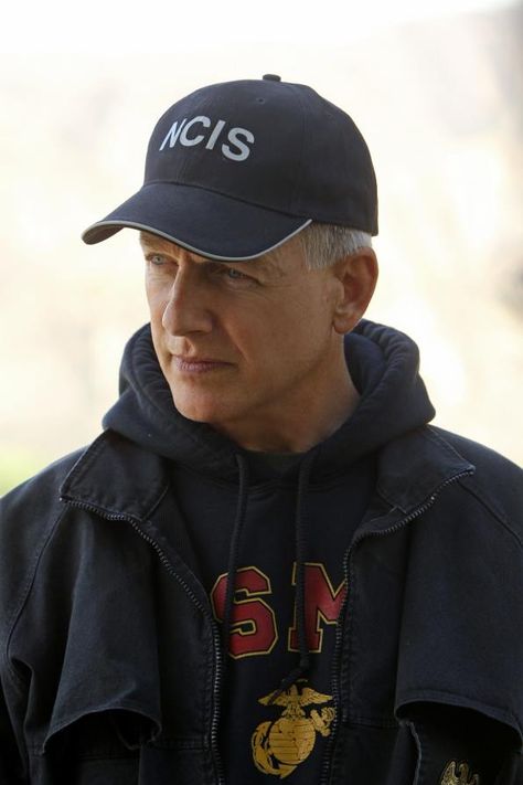 'NCIS New Orleans' Spinoff: Mark Harmon Dishes On Upcoming… Ncis Bishop, Ncis Funny, Ncis Characters, Ncis Gibbs Rules, Gibbs Ncis, Gibbs Rules, Ncis Cast, Leroy Jethro Gibbs, Ncis New