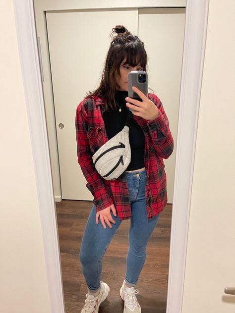 Red Flannel Outfit, Fanny Pack Outfit, Grey Jeans Outfit, Flannel Outfits, Red Flannel, M Jeans, Grey Jeans, Red Outfit, H&m Jeans