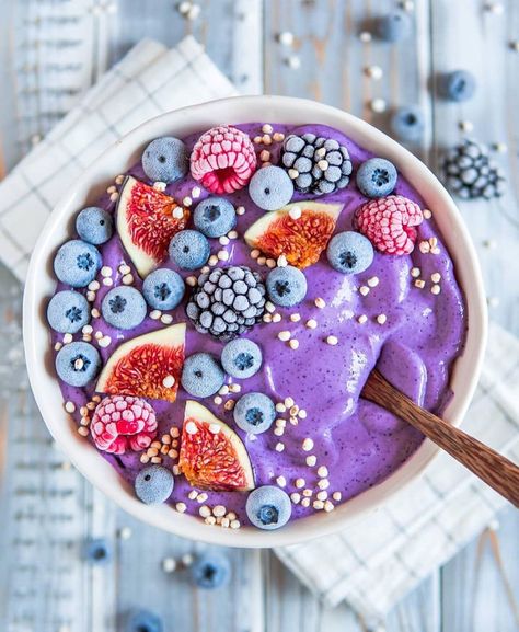 Smoothie Images, Purple Smoothie Bowl, Smoothies Bowls, Purple Smoothie, Soy Yogurt, Açaí Bowls, Puffed Quinoa, Purple Beach, Purple Food