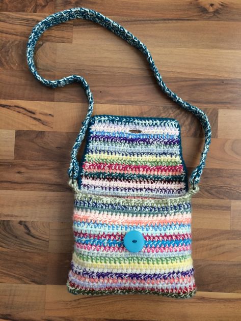 Crochet Over Shoulder Bag, Crochet With Scrap Fabric, Crochet Side Purse, Crossbody Bag Knitting Pattern, Crochet Crossover Bag Free Pattern, Crochet Cross Body Purse, Granny Square Crossbody Bag Free Pattern, How To Crochet A Crossbody Bag, Easy Crochet Crossbody Bag