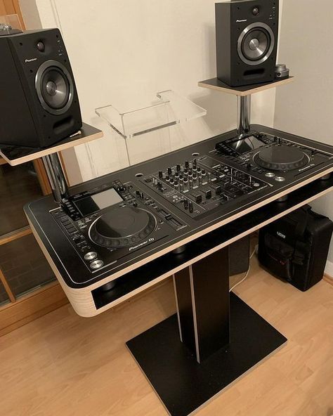 Dj Stand Design, Dj Table Design Dj Booth, Dj Table Dj Setup, Dj Furniture, Dj Pics, Hifi Furniture, Home Studio Desk, Dj Decks, Dj Stand