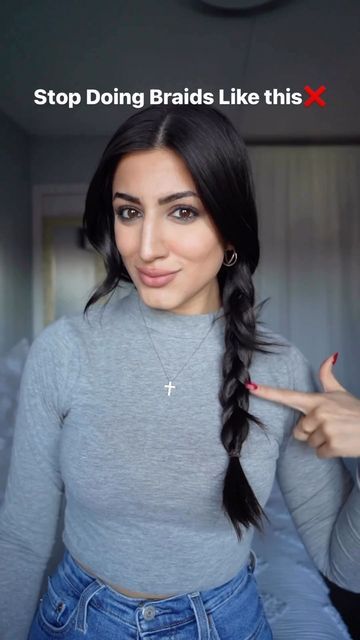 My World of Dresses on Instagram: "Easy Braid Hairstyle😍. .📷@mariaaiellohair . . . #braids #easyhairstyles #hair #winterhair #hairtutorial" Side Braid For Medium Length Hair, Braids With Layered Hair, Easy Side Braids For Medium Hair, How To Braid Layered Hair, Easy Side Braids For Long Hair, Side Braids For Medium Hair, Long Side Braid, Side Braids Hairstyles, Easy Braid Hairstyle