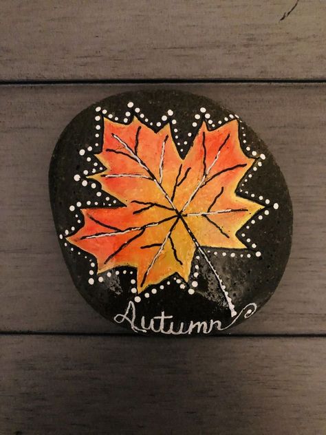 Rock Decorating Ideas, Rock Soup, Fall Rocks, Pebbles Art, Fall Rock, Garden Rock Art, Painted Pebbles, Diy Rock Art, Art Pierre