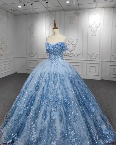 Debut Gowns 18th Elegant, Debut Gowns, Tiana Dress, Quinceanera Themes Dresses, Quinceñera Dresses, Modern Dresses, Quinceanera Dresses Blue, Blue Ball Gowns, Gowns Dresses Elegant