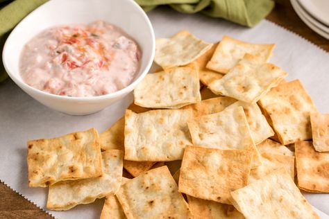 Crispy Lavash Chips with 2-Ingredient Dip Recipe 1sp for 6 chips and 1/4 c dip Lavash Recipe Ideas, Lavosh Recipe, Lavish Bread Recipes, Lavash Recipe, Lavash Chips, Weight Watcher Snacks, Bread Chips, Lavash Bread, Ww Snacks