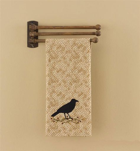 Everything Primitives - 3 Prong Wooden Towel Rack, $21.95 (http://www.everythingprimitives.com/3-prong-wooden-towel-rack/) Primitive Bathroom Decor, Wood Towel Rack, Primitive Bathrooms, Primitive Homes, Country Porch, Rustic Bathroom Decor, Country Quilts, Park Designs, Primitive Kitchen