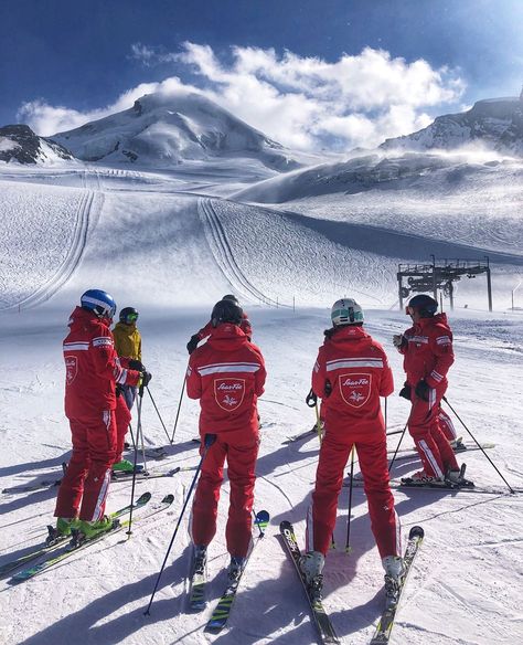 Ski Instructor Aesthetic, Swiss Alps Winter, Ski Teacher, Norway Winter, Swiss Ski, Gap Year Travel, Ski School, Skiing Aesthetic, Ski Culture