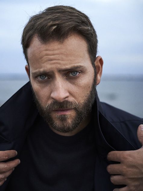 Alessandro Borghi Source on Twitter: "alessandro borghi x rolling stone italia (ottobre 2018) // luca marinelli x gq italia (novembre 2020)… " Scruffy Men, Male Pattern Baldness, Its A Mans World, Rolling Stone, Mans World, Hot Actors, Tom Hardy, Shirtless Men, Happy People