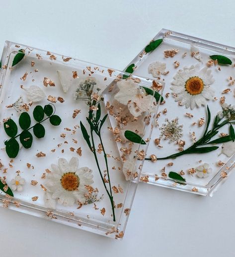 Resin Trays, Coasters Resin, Flower Coaster, Floral Preservation, Floral Resin, Diy Resin Projects, Resin Coaster, Floral Collection, Resin Coasters