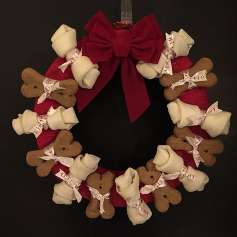 Dog bone wreath Dog Themed Wreaths, Vet Clinic Christmas Decorations, Dog Bone Wreath, Christmas Dog Wreath, Dog Theme Christmas Tree, Dog Themed Christmas Tree, Dog Christmas Crafts, Bone Wreath, Wedding Day Gift For Groom