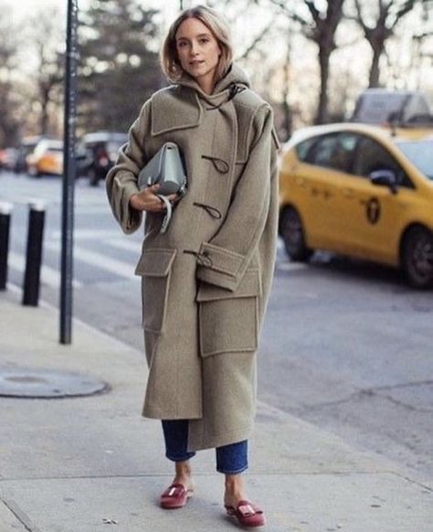 Duffle Coat Outfit, Duffle Coat Women, Long Champ, Coat Outfit, Duffle Coat, Coat Outfits, Winter Style, Kimonos, Wool Coat