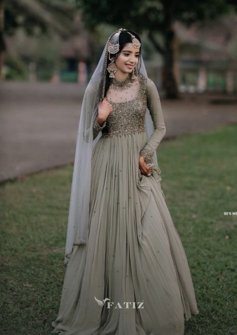 Brides Sister Dress, Desi Wedding Dresses Bridesmaid Outfits, Muslim Wedding Dresses Indian, Engagement Dress For Bride Indian Gown, Muslim Brides Indian, Muslim Engagement Dress, Engagement Dress For Bride Indian, Wedding Dress Lehenga