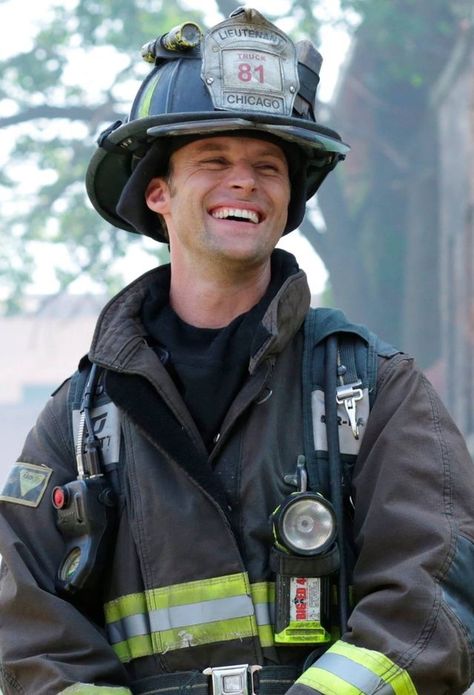 Casey Chicago Fire, Taylor Kinney Shirtless, Matt Casey Chicago Fire, Matthew Casey, Thomas Perry, Chicago Fire Casey, Chicago Crossover, Fire Captain, Taylor Kinney Chicago Fire