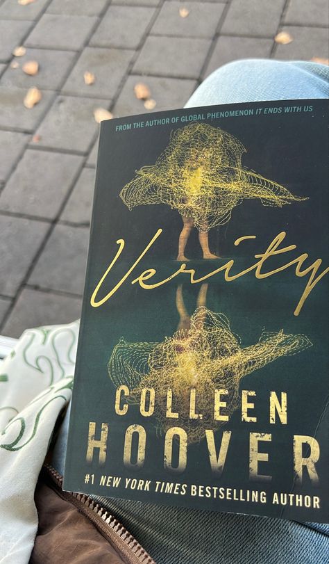 Verity Colleen Hoover, Verity By Colleen Hoover, Successful Author, Fiction Books Worth Reading, Job Opportunity, 100 Books To Read, Fantasy Books To Read, Unread Books, Recommended Books To Read