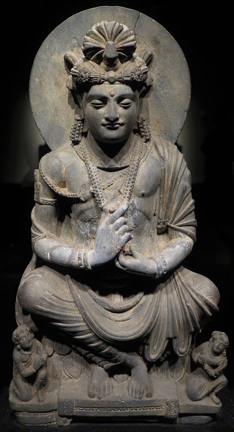 Sculpture of Gautama Buddha of Gandhara art influence. @Tokyo National Museum. Indian Mountains, Afghan History, Gandhara Art, Buddhist Sculpture, Hindu Kush, Indian Museum, Asian Sculptures, Ancient Kingdom, Indian Sculpture